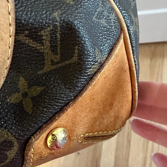 Louis Vuitton Monogram Canvas Shoulder Bag with Tan Leather Trim - Picture 3 of 14